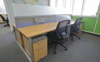 Co-working / Decicated Desk / Conference Room Co-working / Decicated Desk / Conference Room