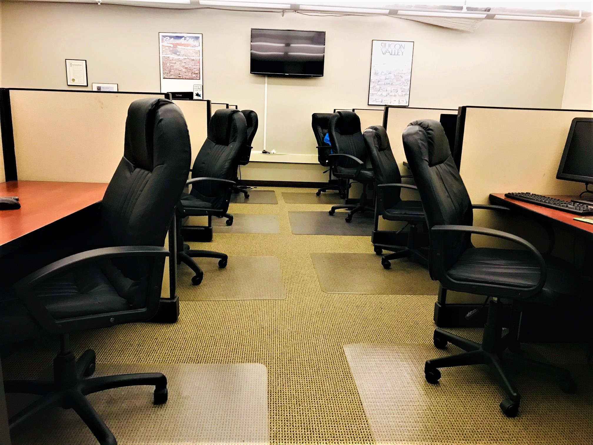 2-6 Designated Desks in Prime SF Office Space 2-6 Designated Desks in Prime SF Office Space