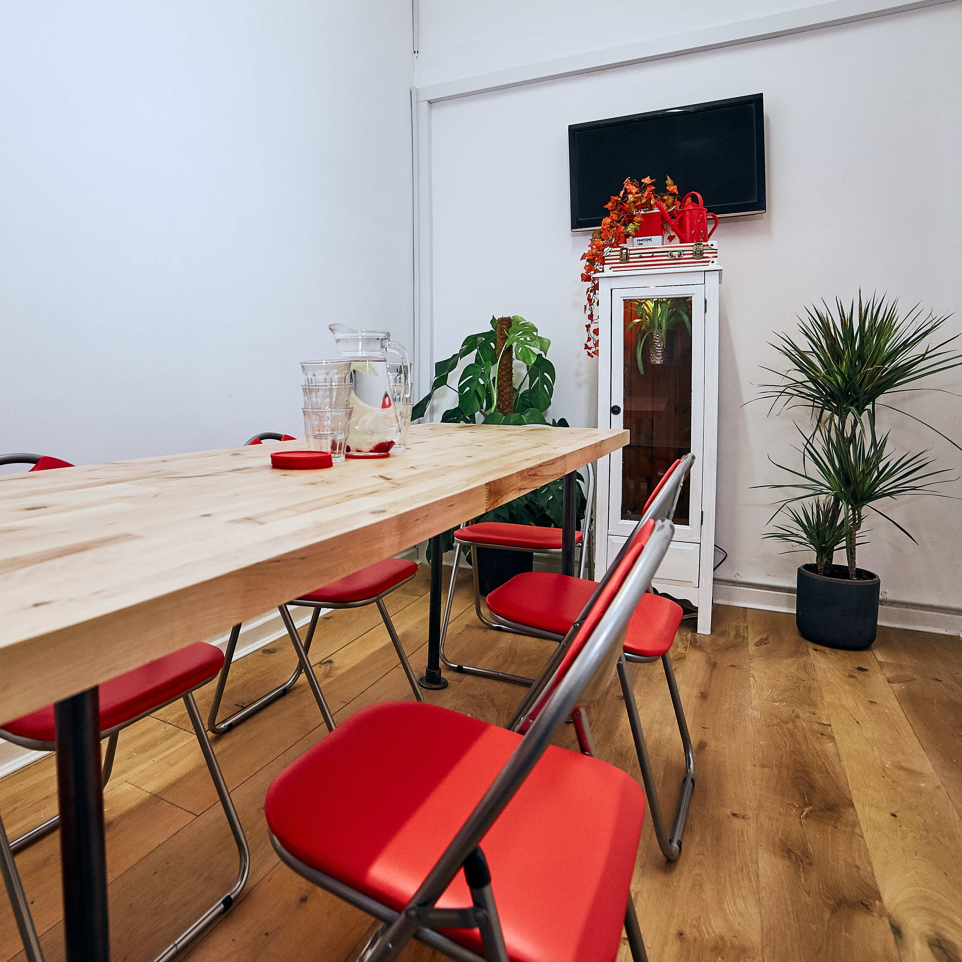 RedDeskCo - London