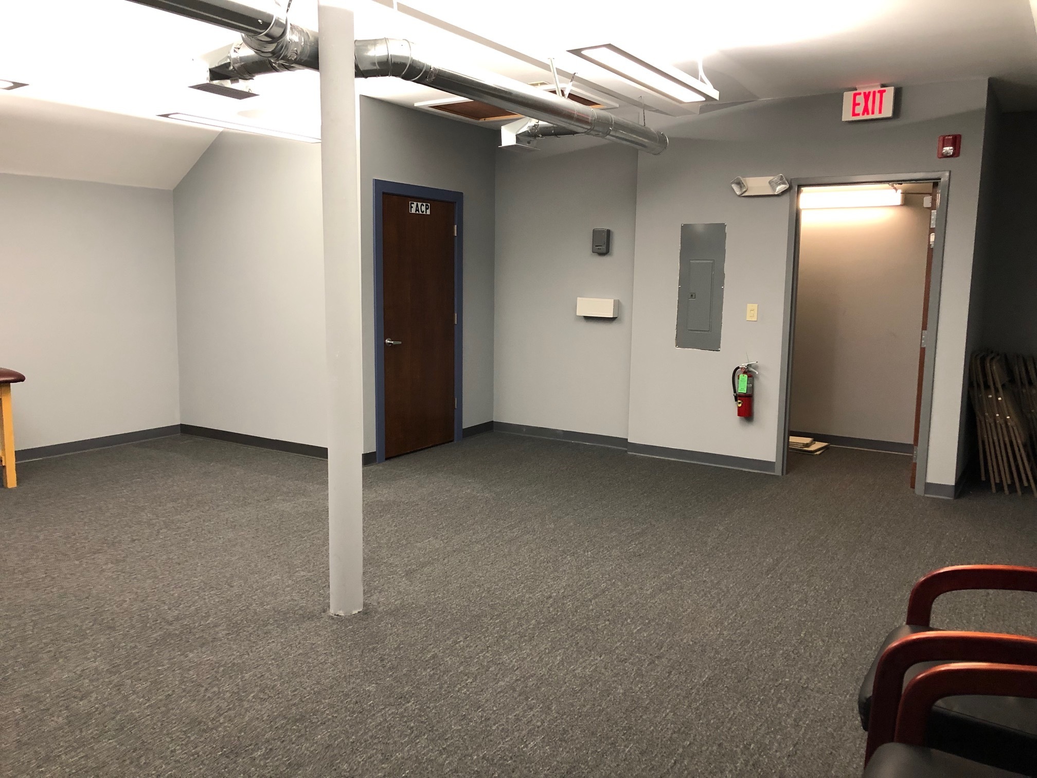 Loft Office on 2nd Floor Avail for Rent Immediately Low Rent