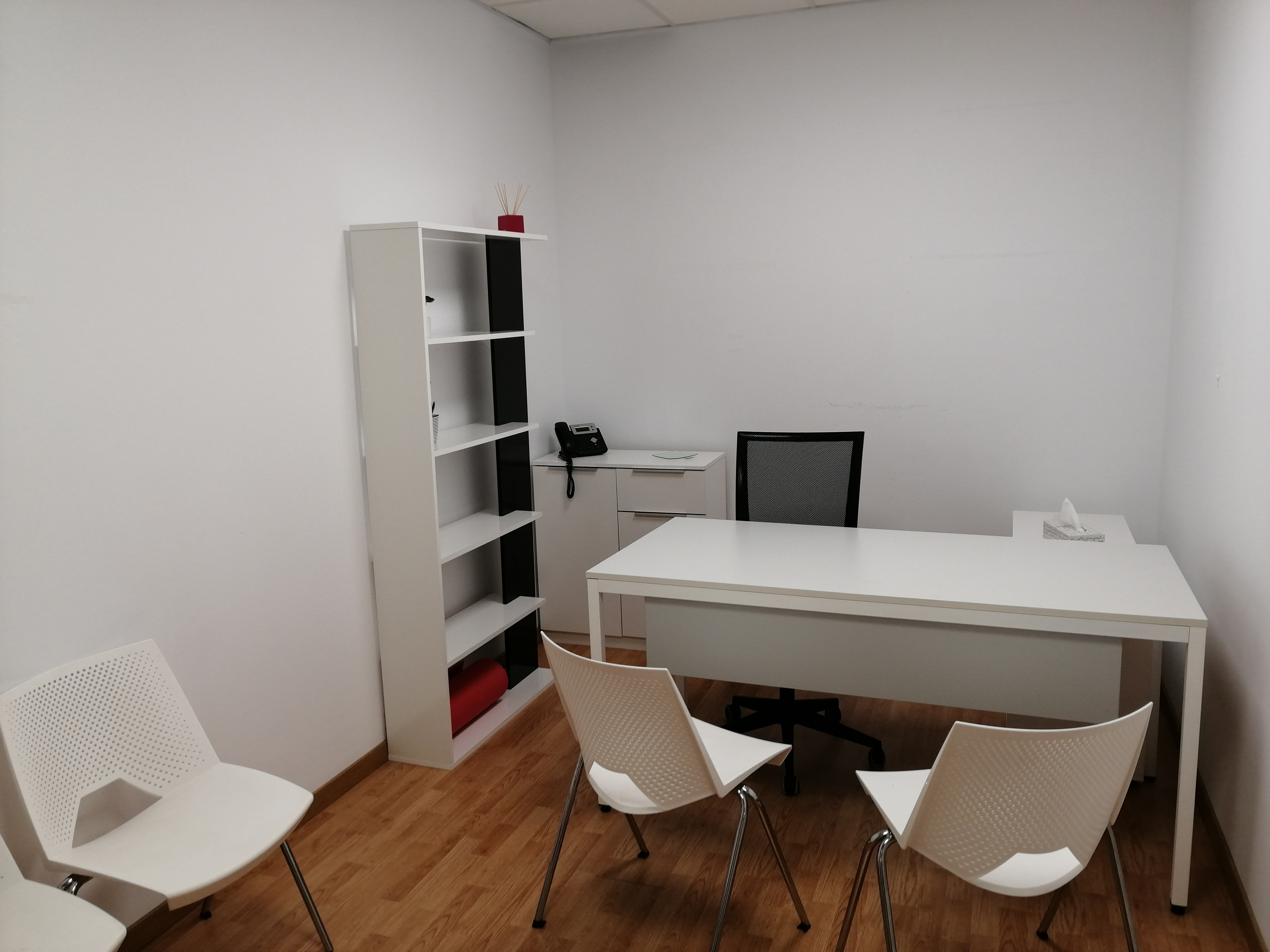 OFICINA | Desks Near Me