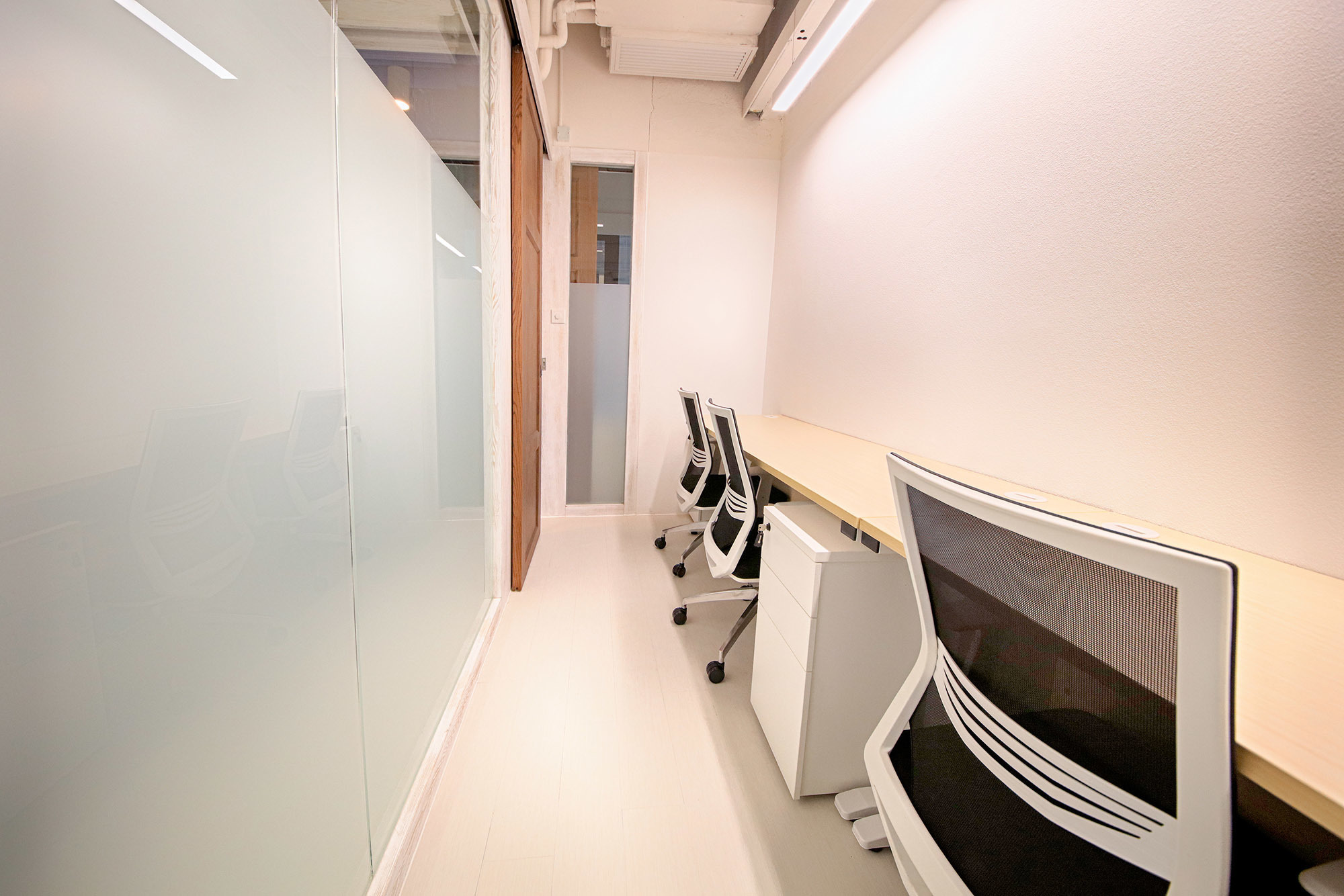 Private Offices (1 pax) Private Offices (1 pax)