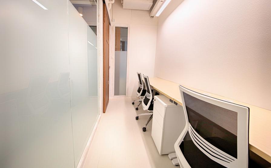 Private Offices (1 pax) Private Offices (1 pax)