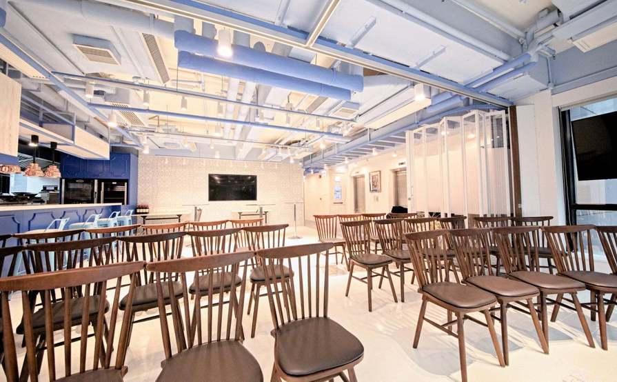 Private Offices (1 pax) Private Offices (1 pax)