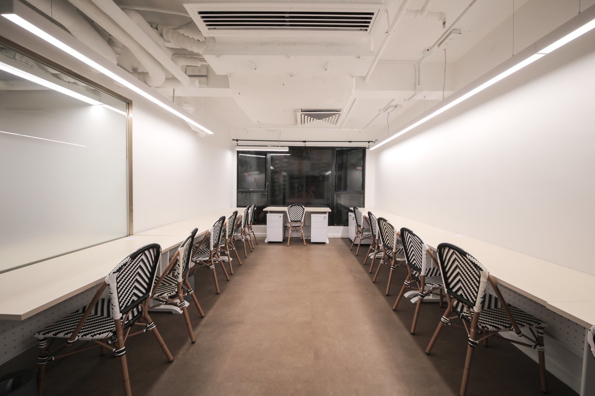 Private Offices (1 pax) Private Offices (1 pax)