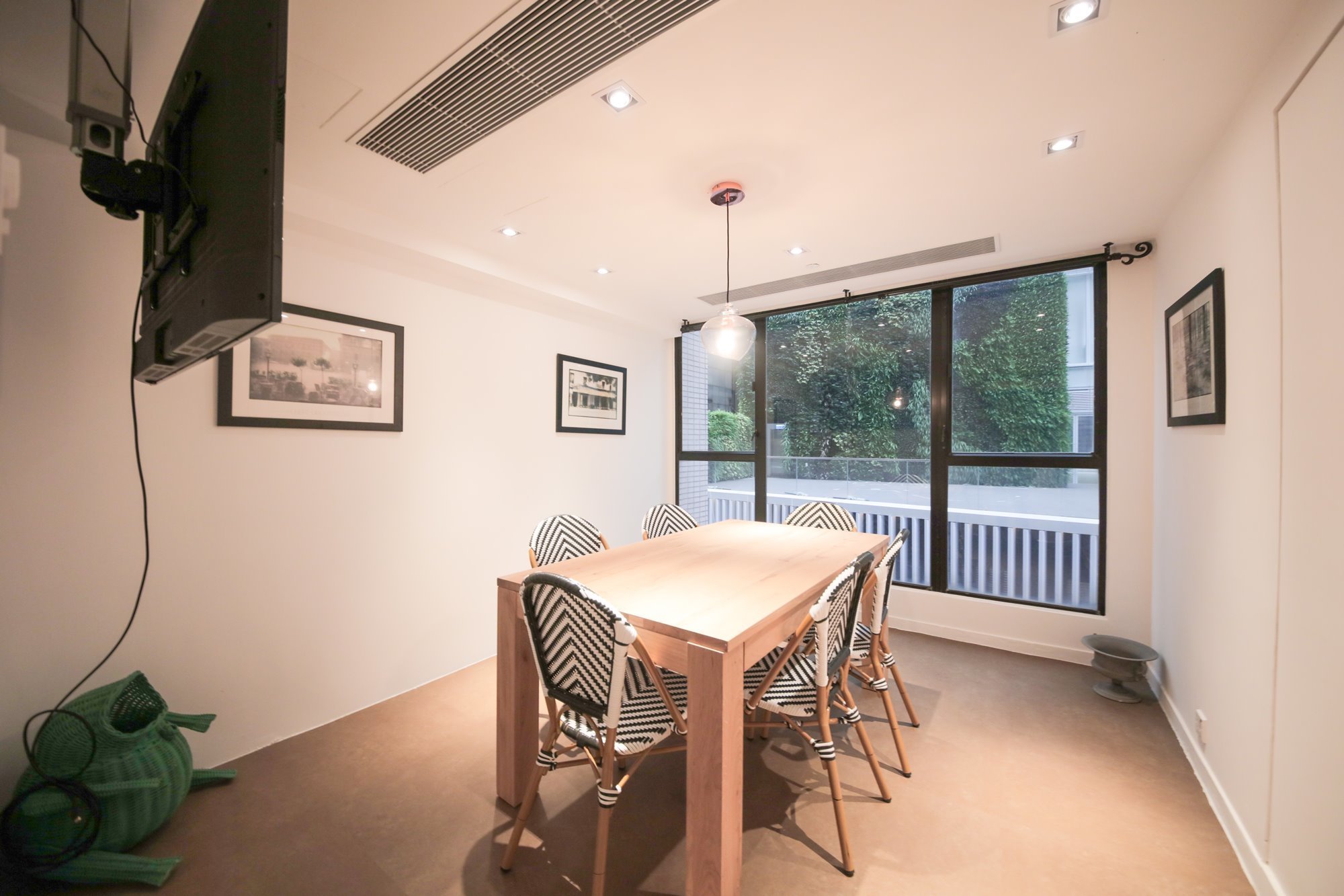 Private Offices (1 pax) Private Offices (1 pax)