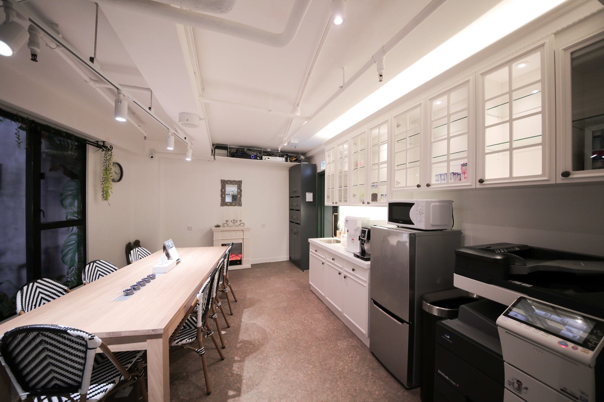 Private Offices (1 pax) Private Offices (1 pax)