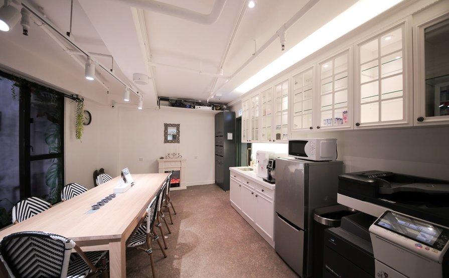 Private Offices (1 pax) Private Offices (1 pax)