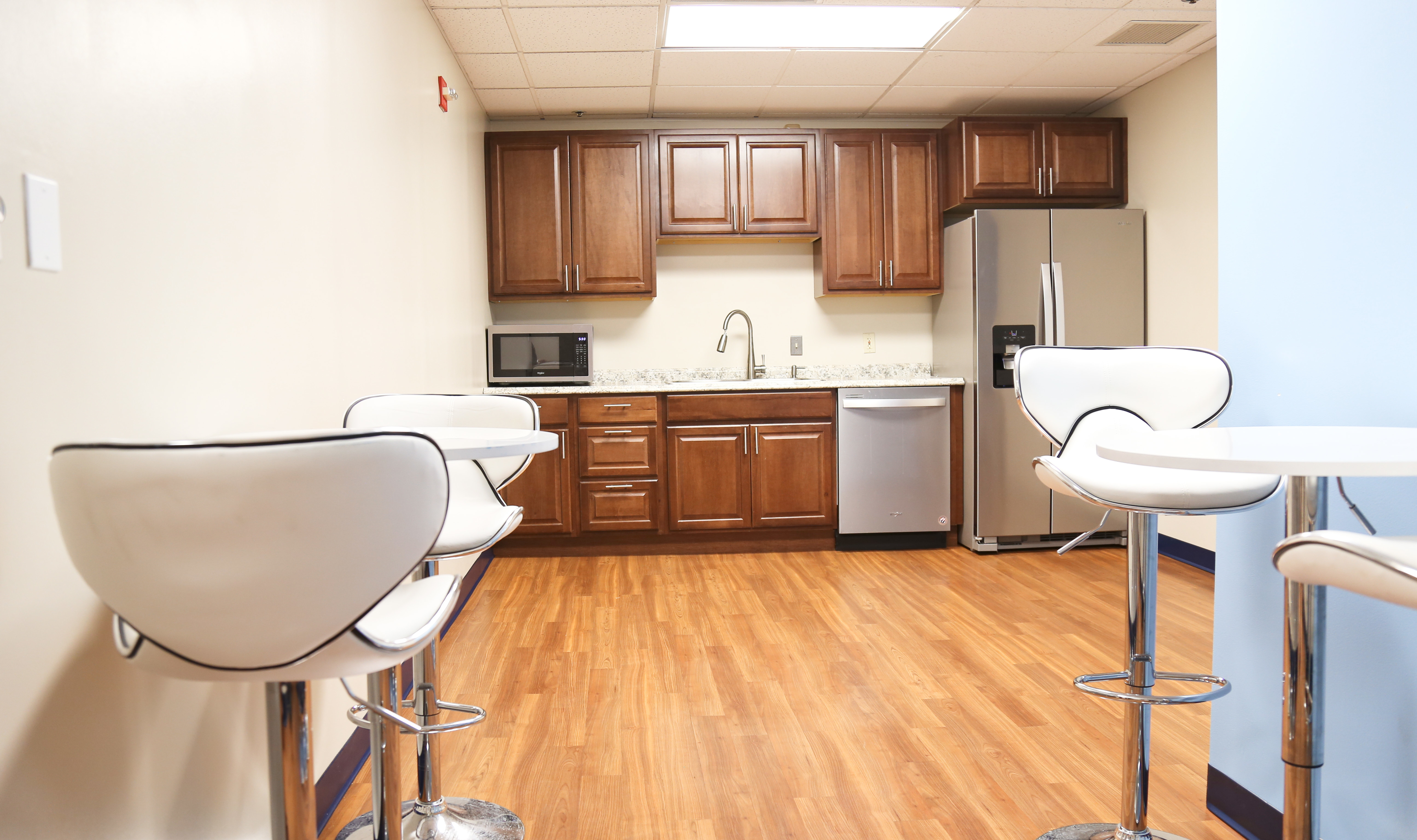 Luxurious and Affordable Private Office Luxurious and Affordable Private Office