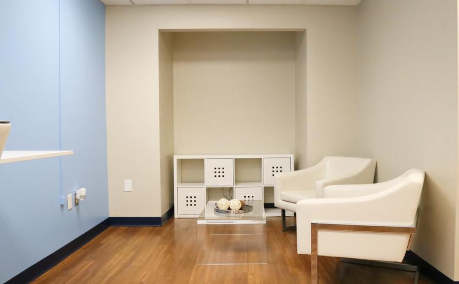 Luxurious and Affordable Private Office Luxurious and Affordable Private Office