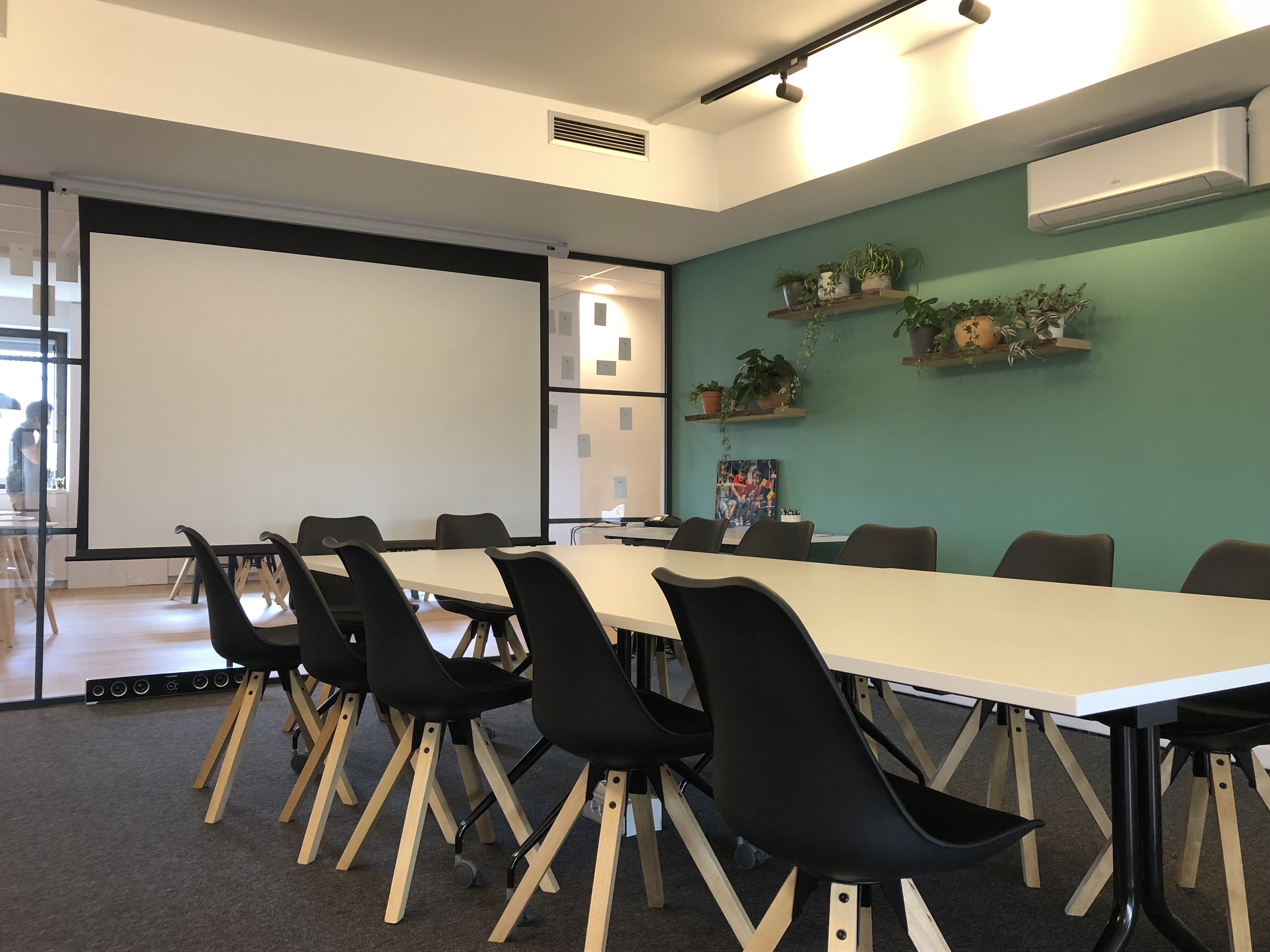 Maple - meeting room