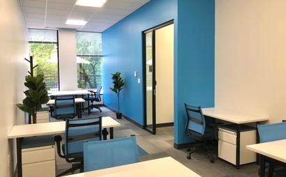 10 Desks private office suite 10 Desks private office suite