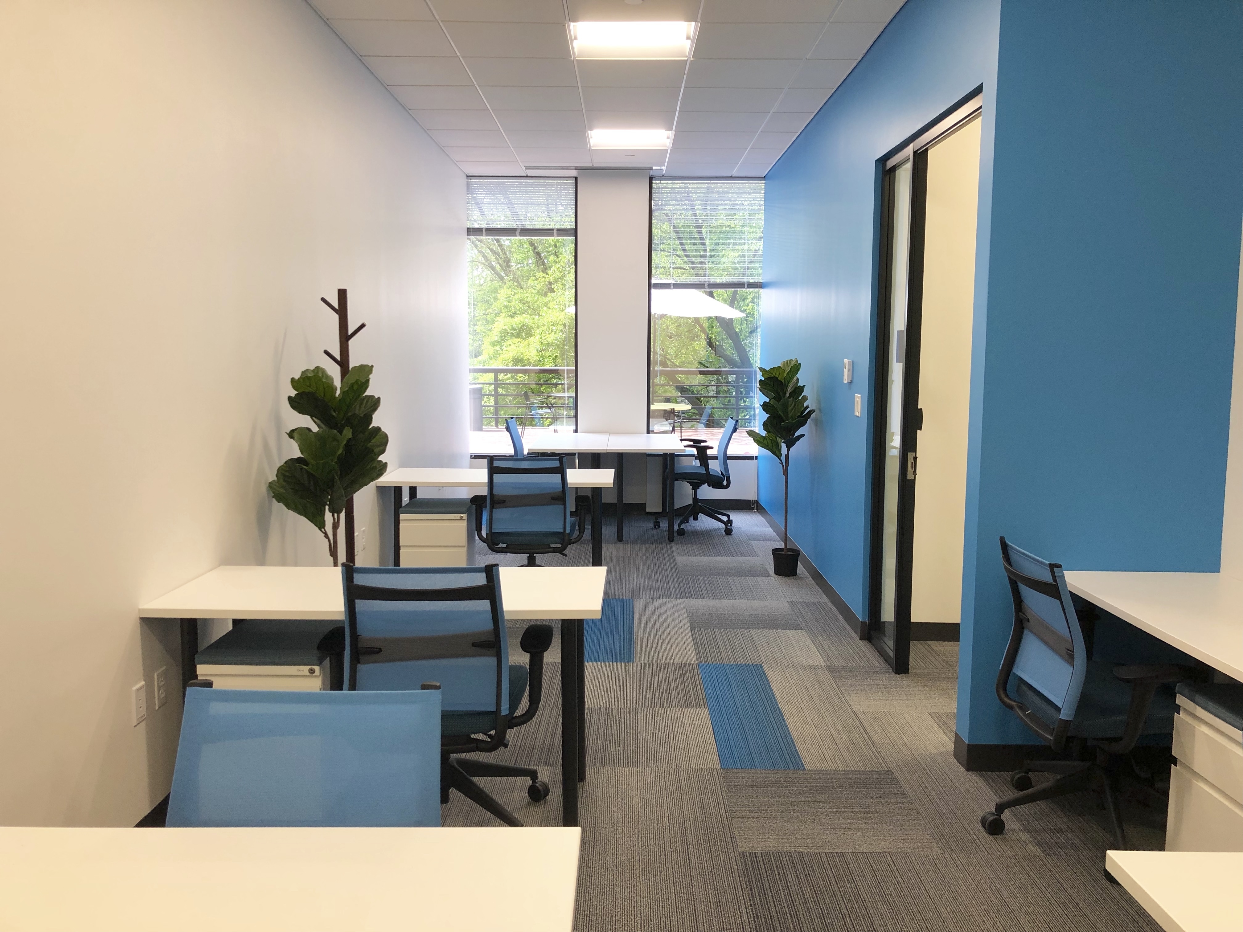 10 Desks private office suite