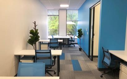 10 Desks private office suite 10 Desks private office suite