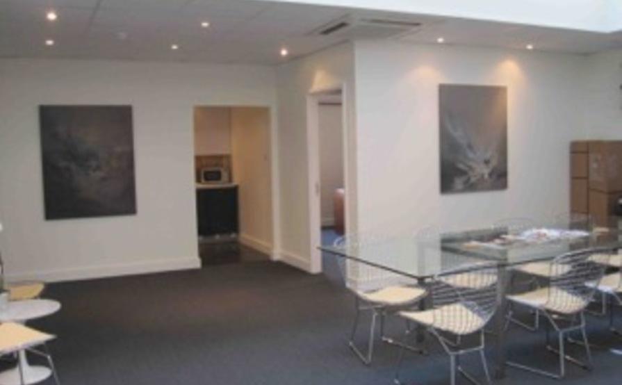 Office share available with new decor and full fibre internet