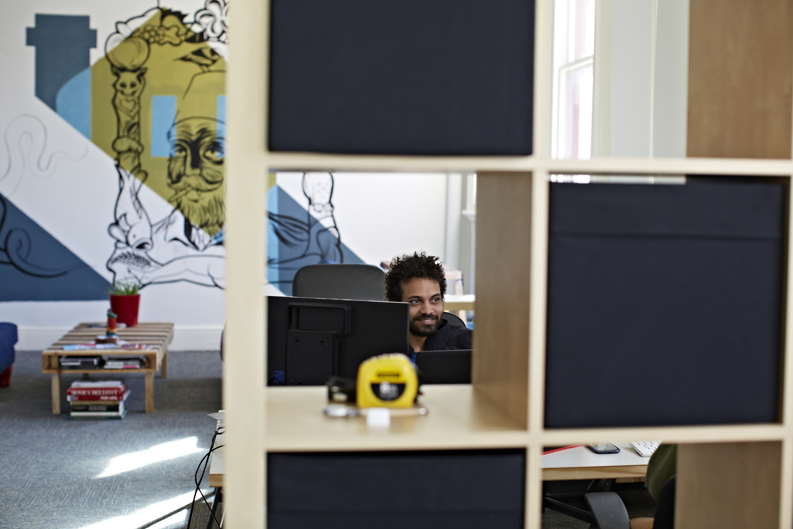 Dedicated Desk + 24x7