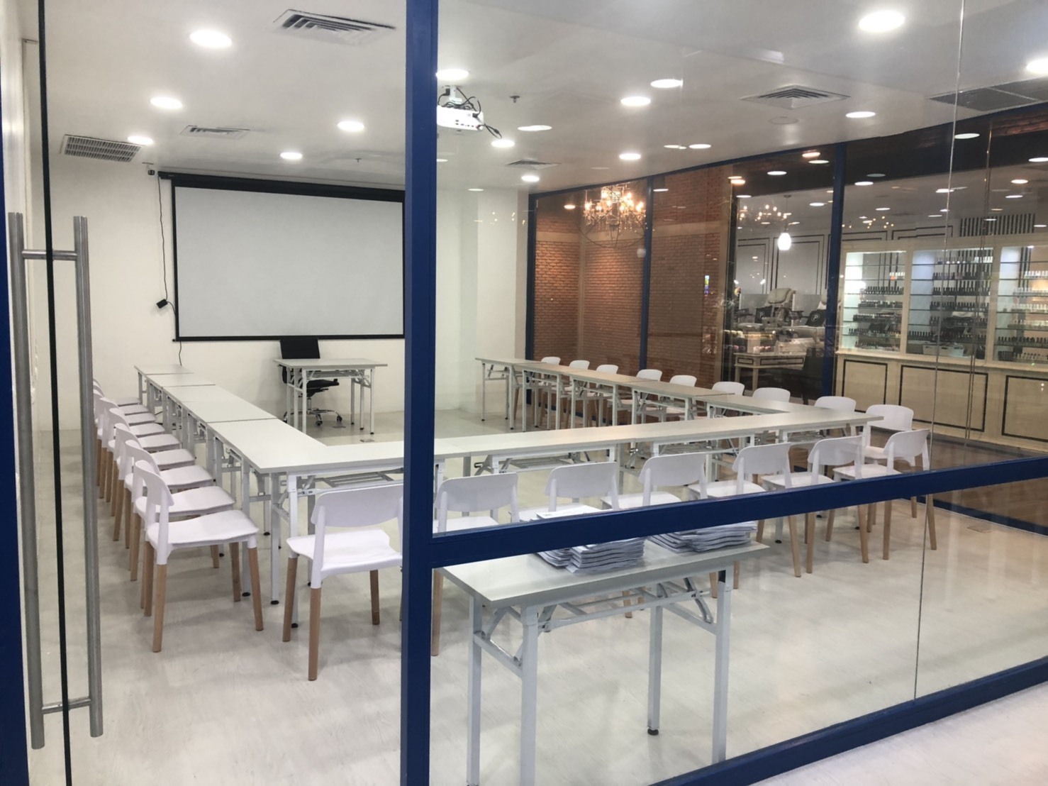 WorkWize Meeting Room - The Street Ratchada