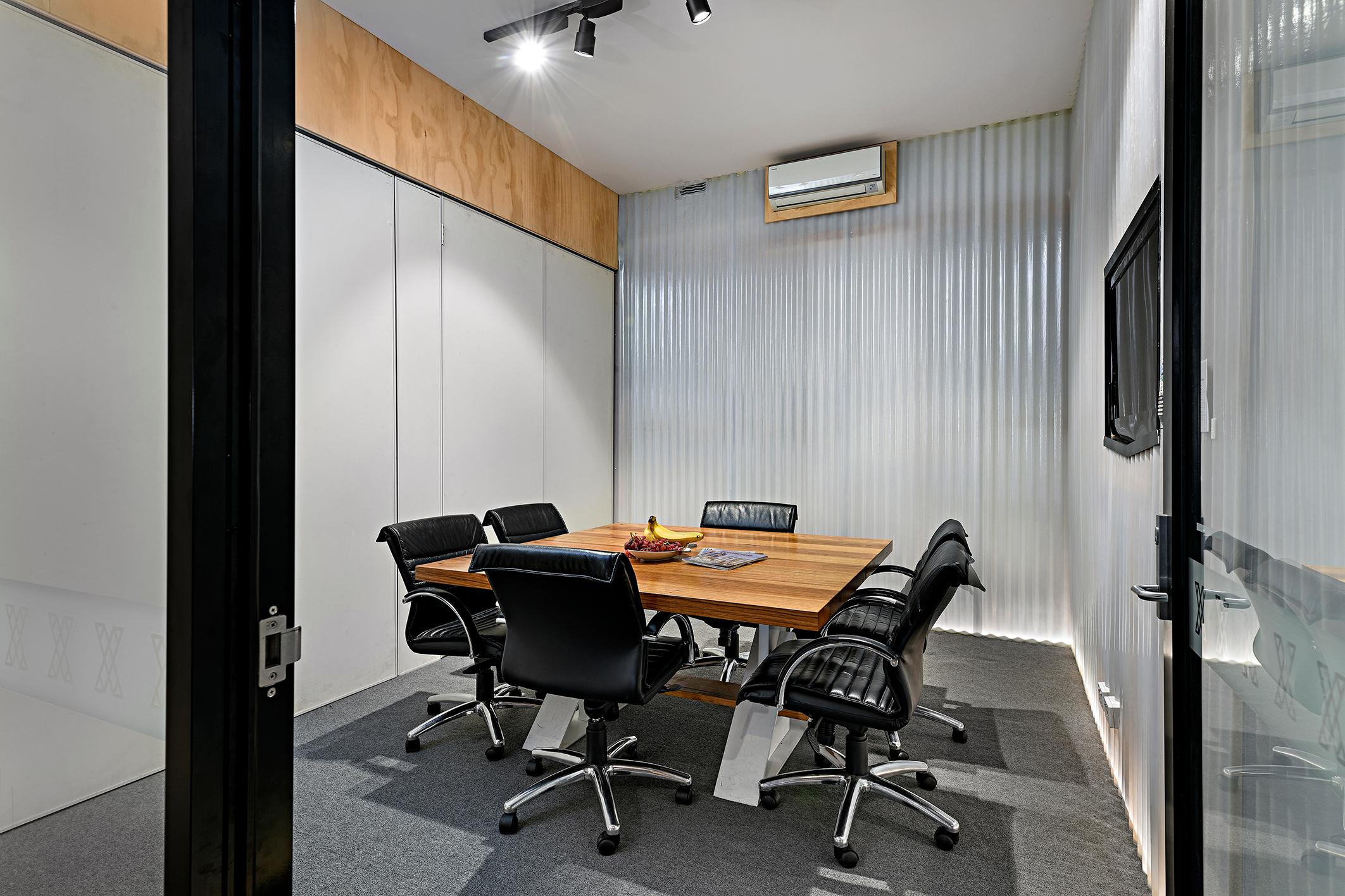 Exchange Workspaces Richmond - 6 Person Meeting Room | Desks Near Me