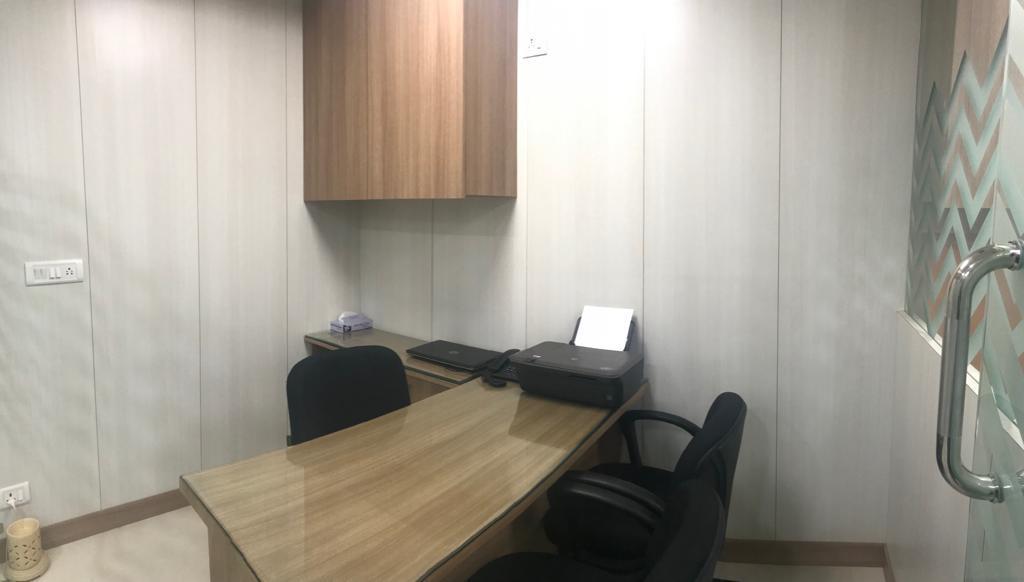 ONE CABIN AND ONE 3 SEATER BAY - CAN SEAT 6