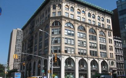 5 Desks in Furnished Soho Office/ Or space available vacant for 1 year+ lease 5 Desks in Furnished Soho Office/ Or space available vacant for 1 year+ lease