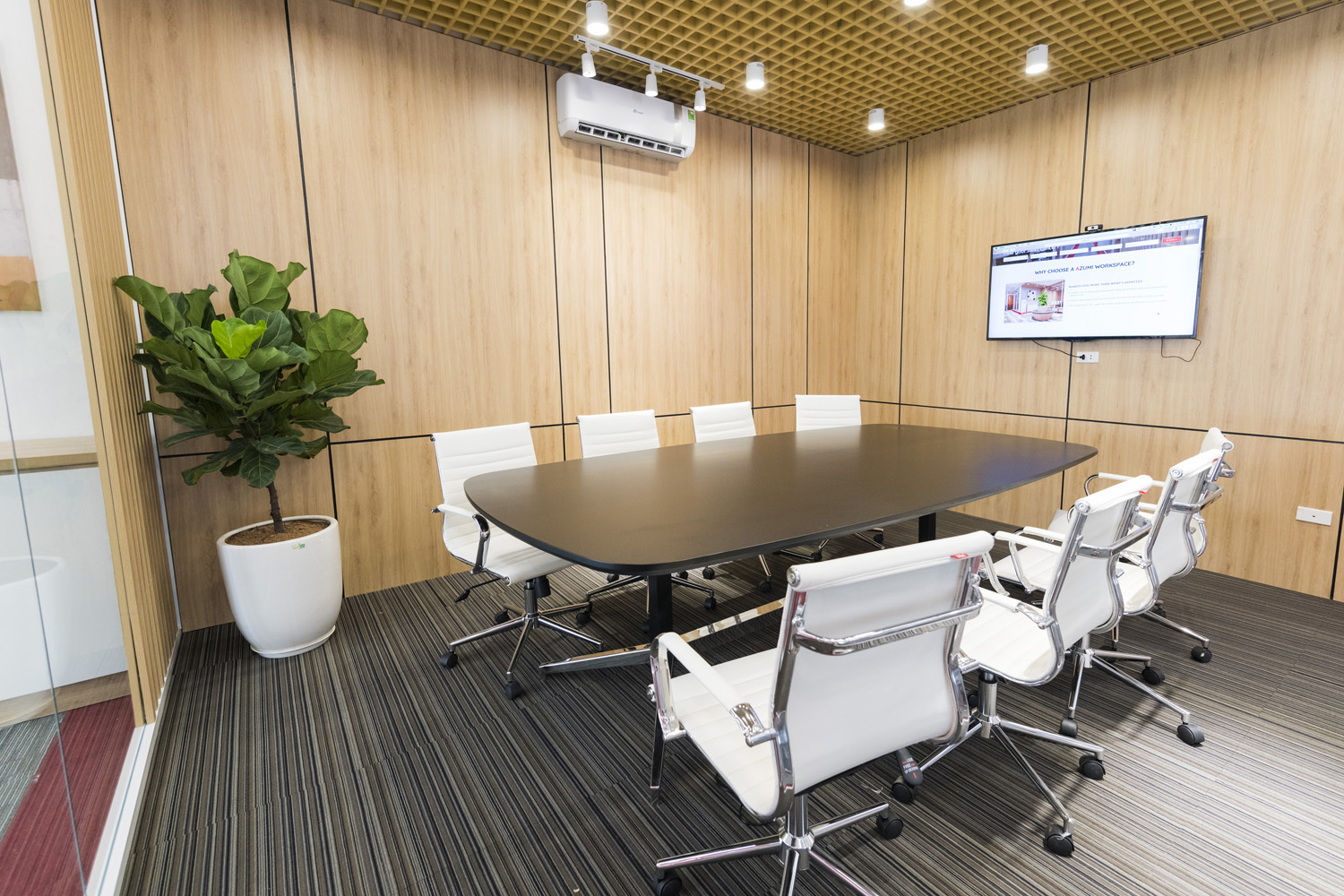 Azumi Seviced Office