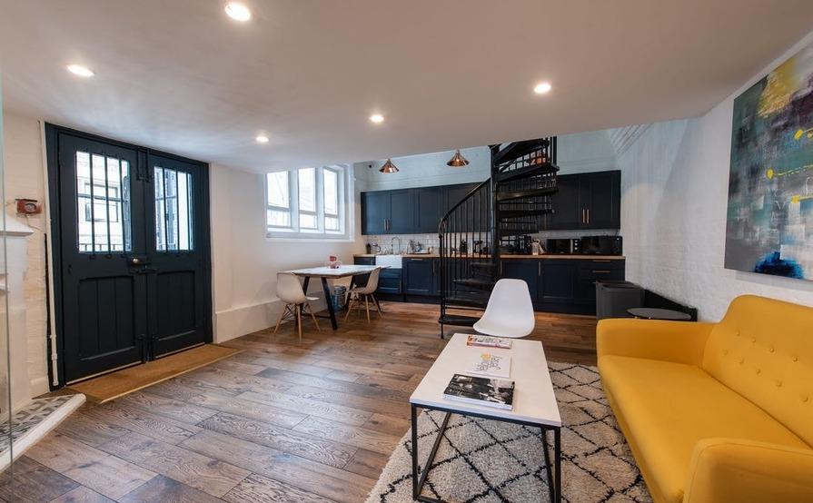 70-71 Wells Street 70-71 Wells Street