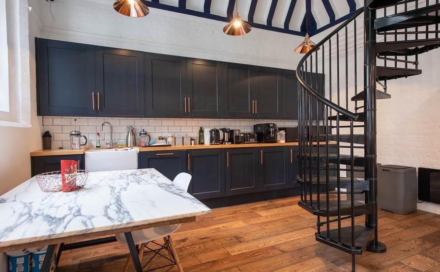 70-71 Wells Street 70-71 Wells Street