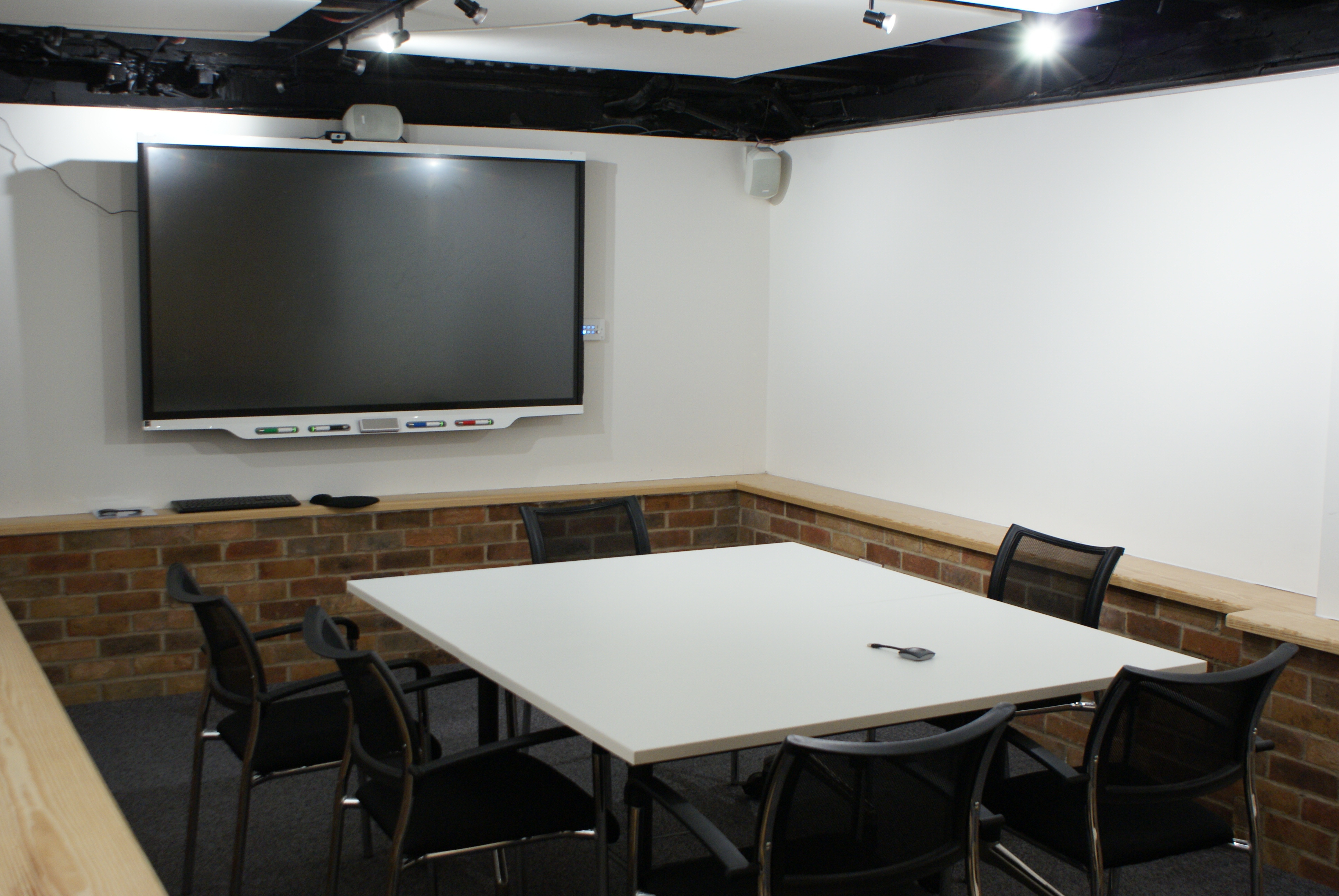 Large Meeting Room 