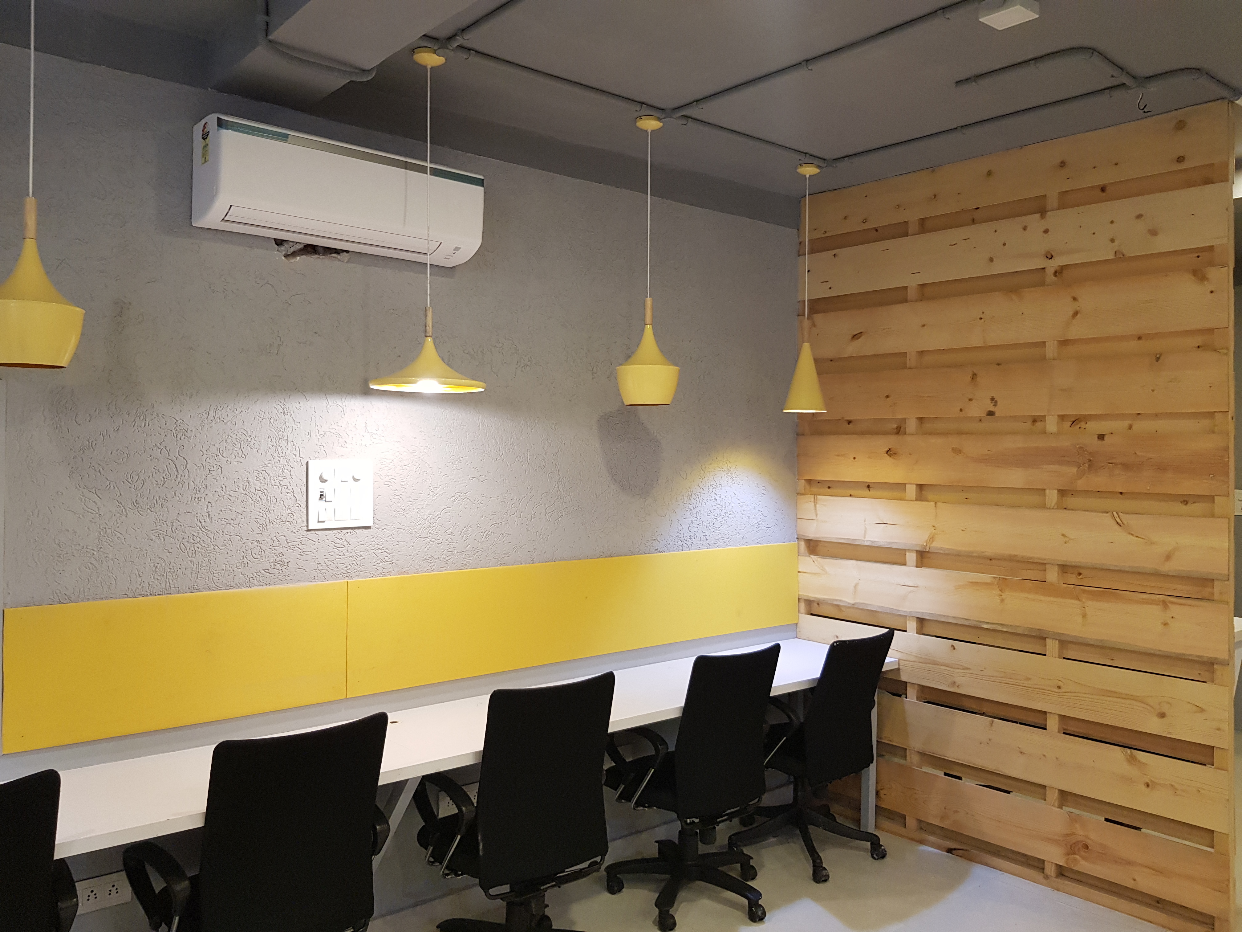 Krastay Coworking space in Delhi- Flexi Desks