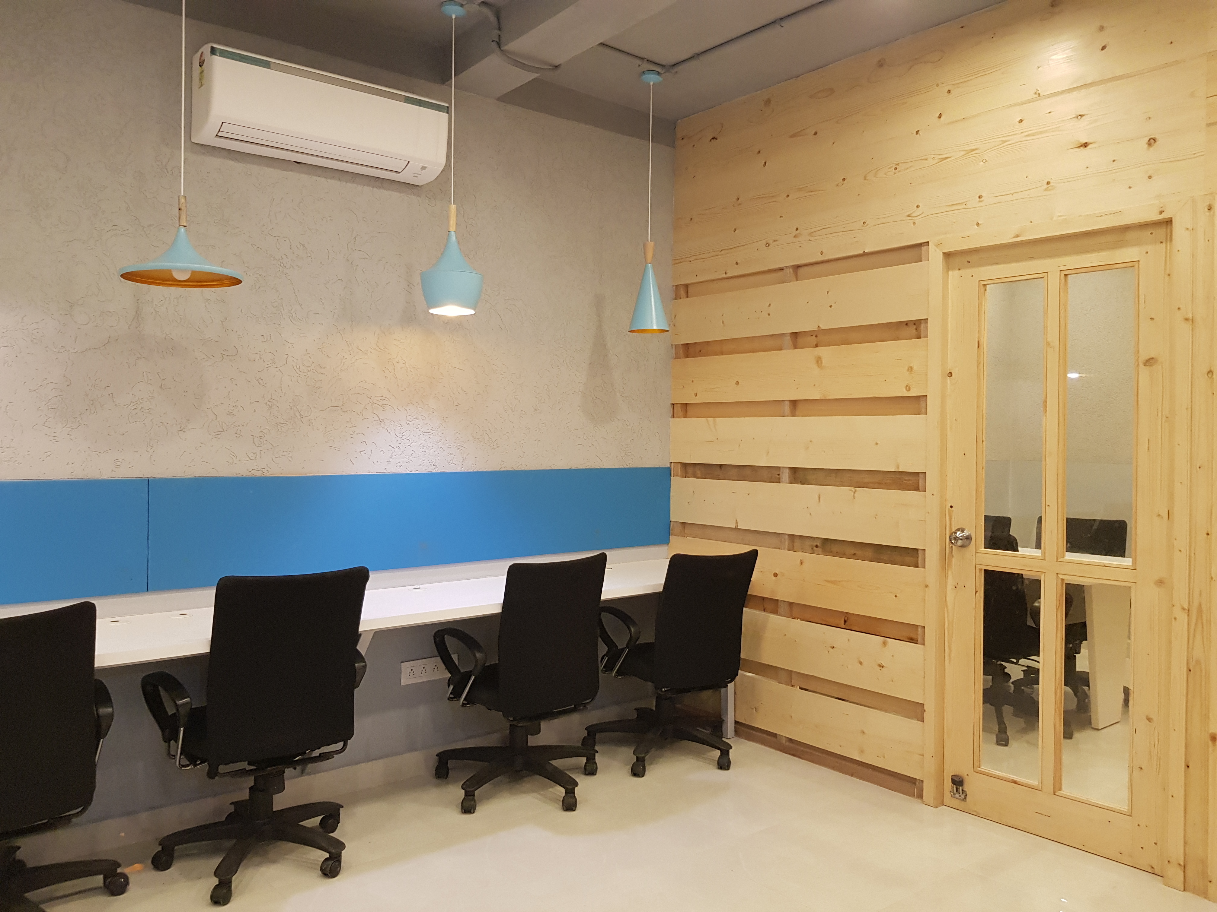Krastay Coworking space in Delhi- Flexi Desks