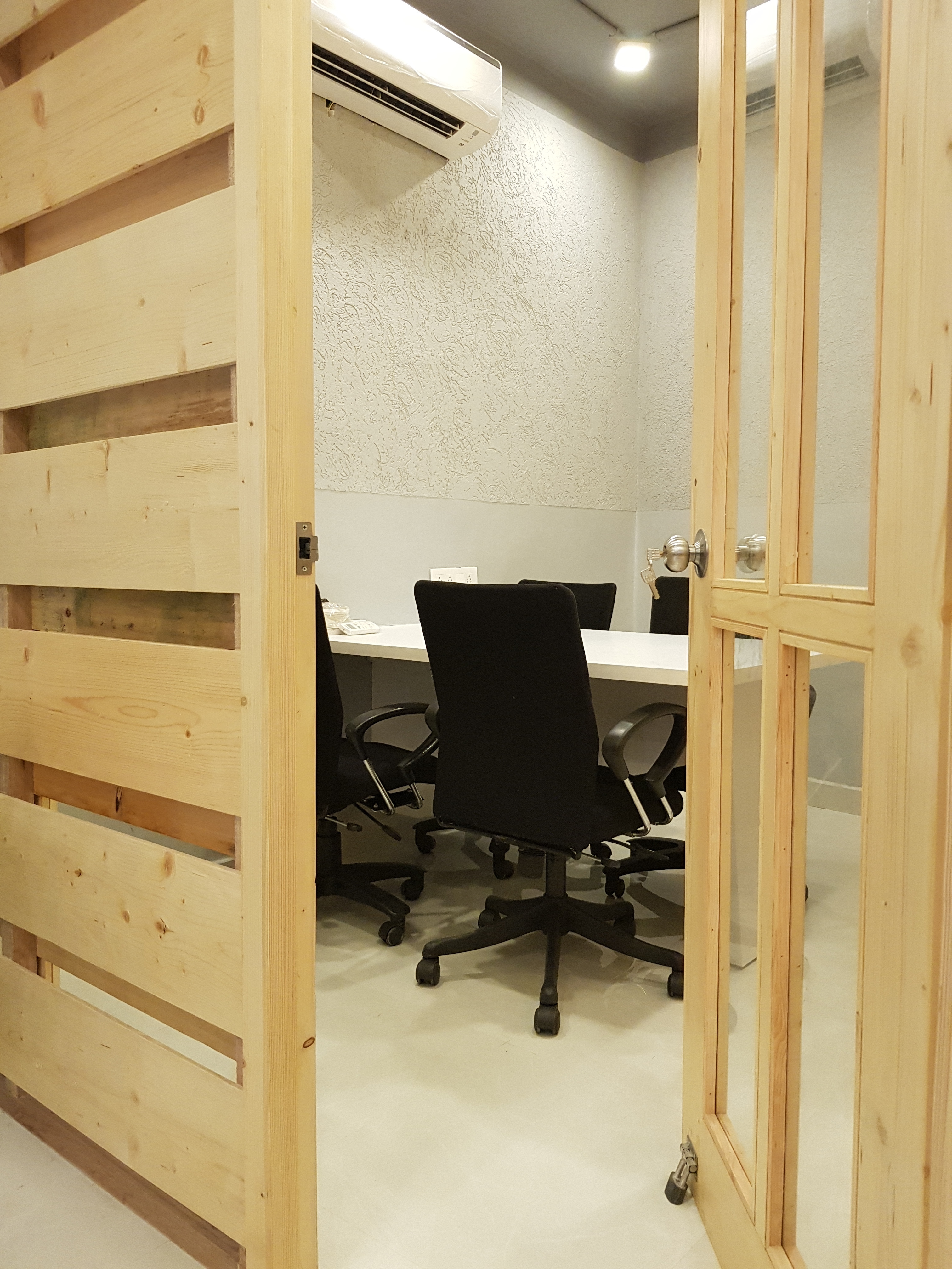 Krastay Coworking space in Delhi- 4 Seat private Cabins