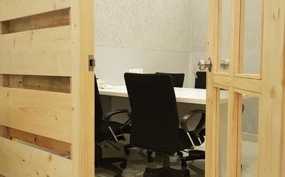 Krastay Coworking space in Delhi- 4 Seat private Cabins Krastay Coworking space in Delhi- 4 Seat private Cabins