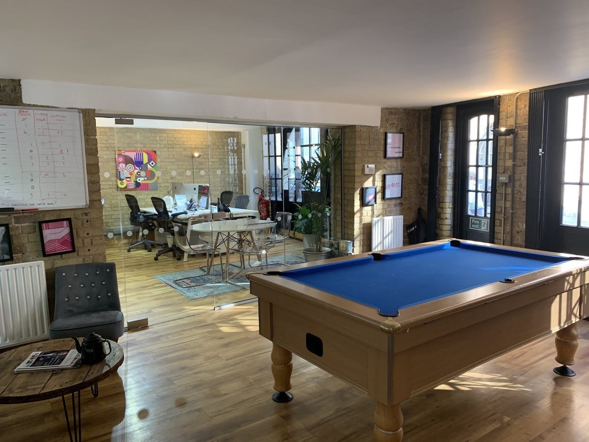 16 desks in private bright office - London Bridge 16 desks in private bright office - London Bridge