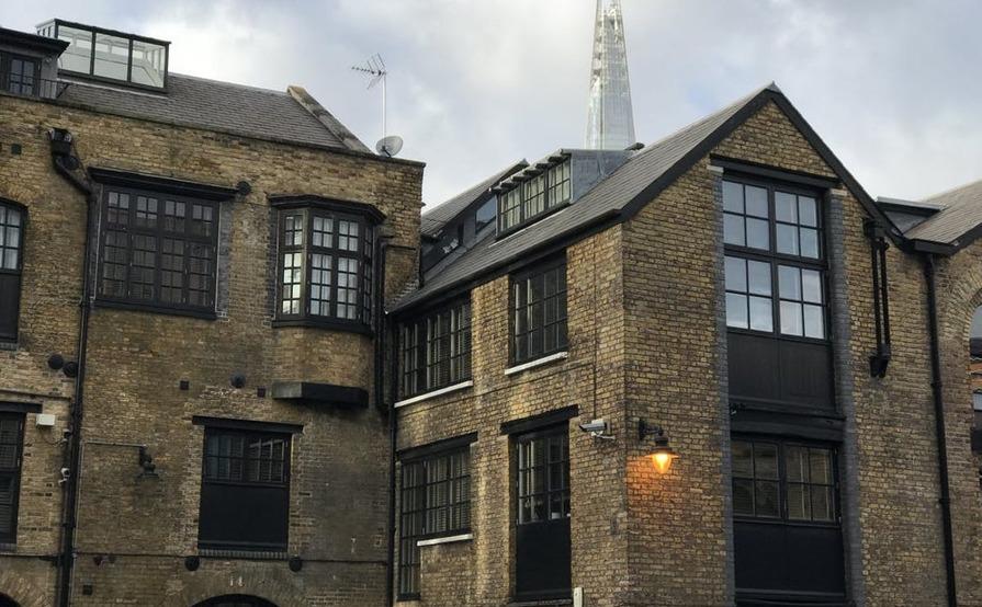 16 desks in private bright office - London Bridge 16 desks in private bright office - London Bridge
