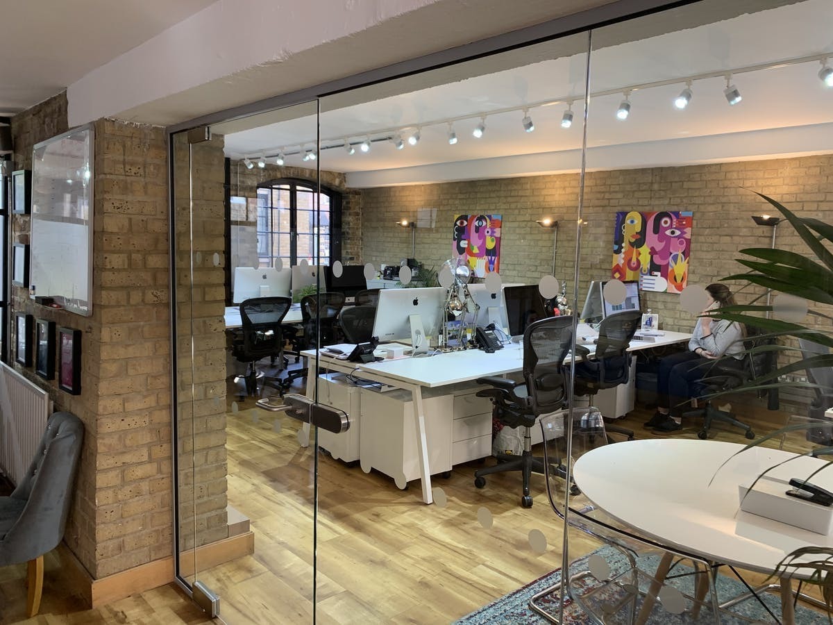 16 desks in private bright office - London Bridge 16 desks in private bright office - London Bridge