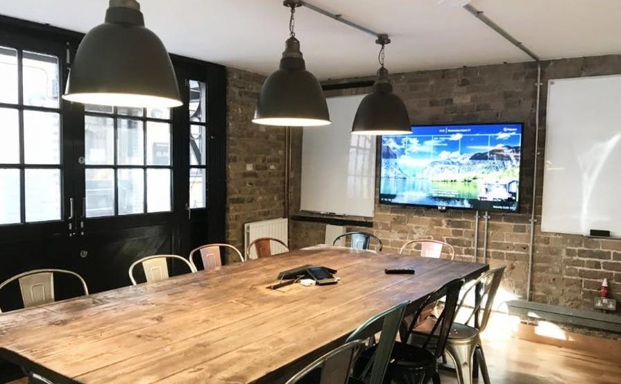 16 desks in private bright office - London Bridge 16 desks in private bright office - London Bridge