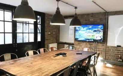 16 desks in private bright office - London Bridge 