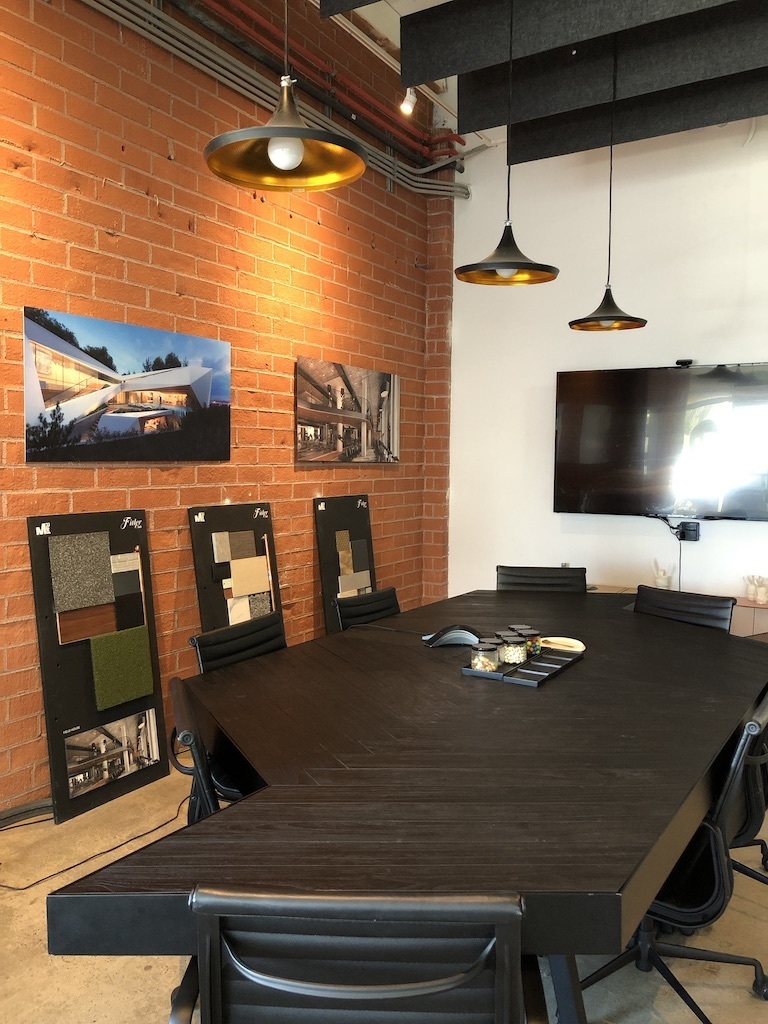 M-Rad Dedicated Desk 