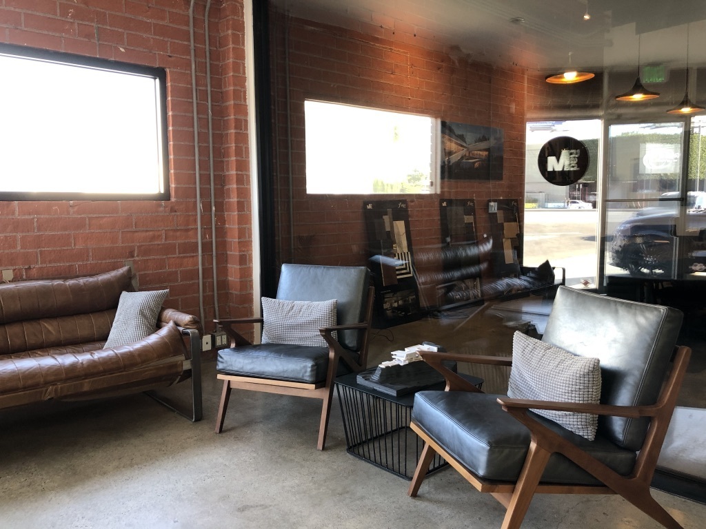 M-Rad Dedicated Desk 