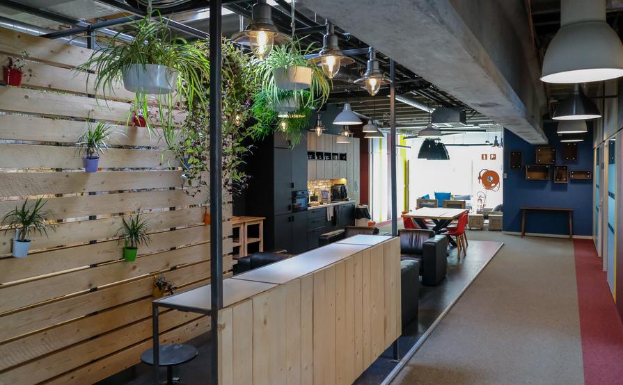 Coworking: Coworker membership (5d/week) Coworking: Coworker membership (5d/week)