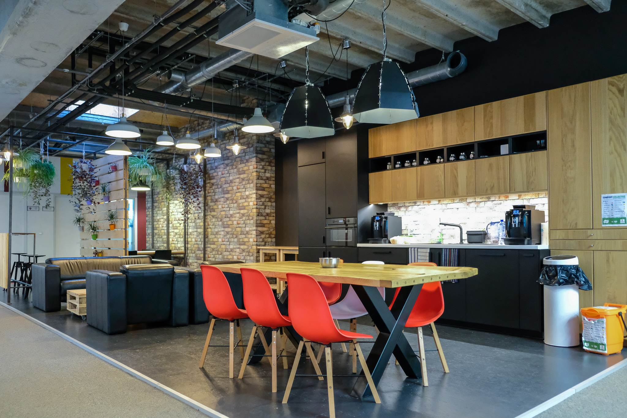 Coworking: Coworker membership (5d/week) Coworking: Coworker membership (5d/week)