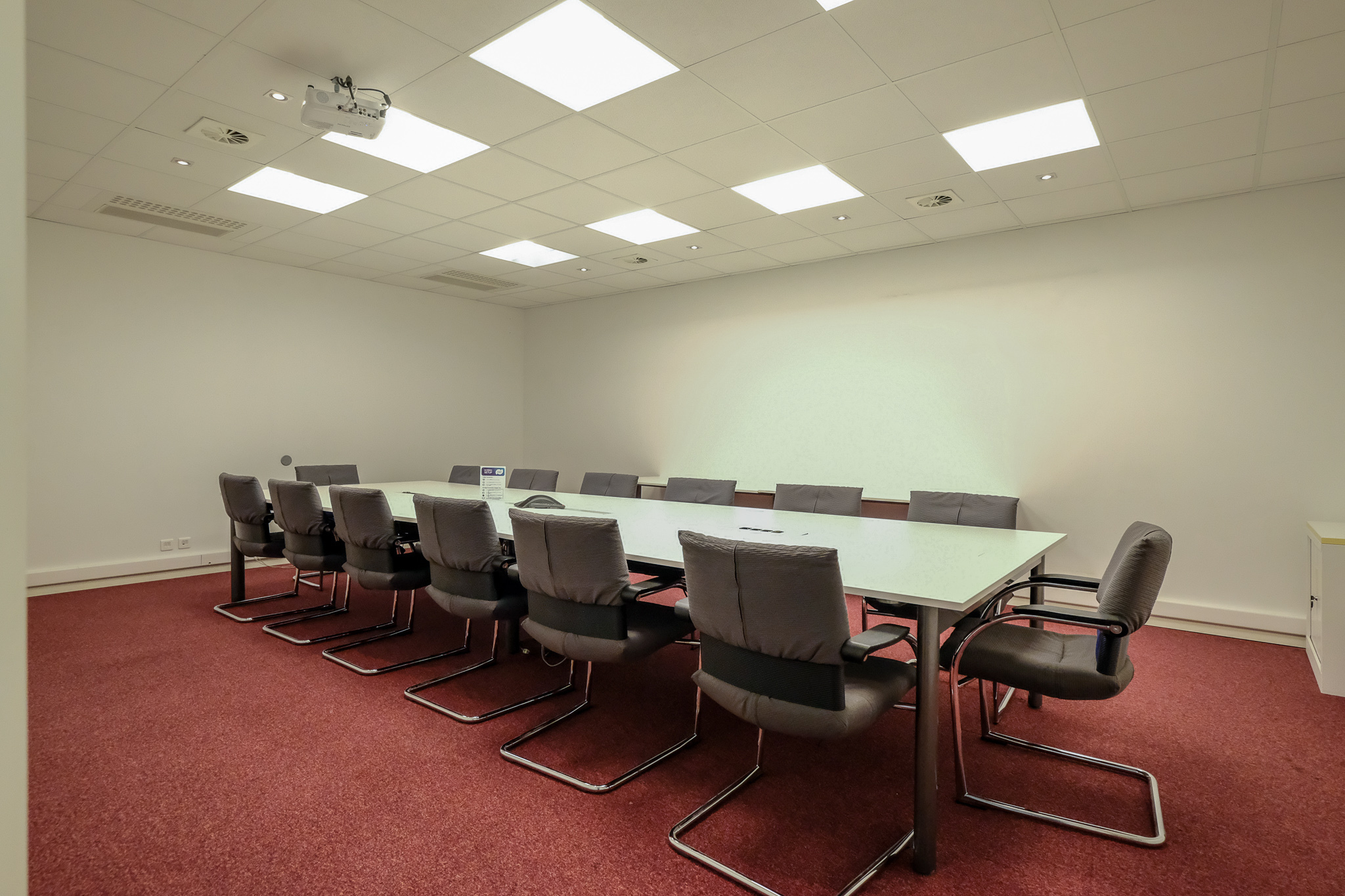 Board Room: Spacious & fully-equipped boardroom Board Room: Spacious & fully-equipped boardroom