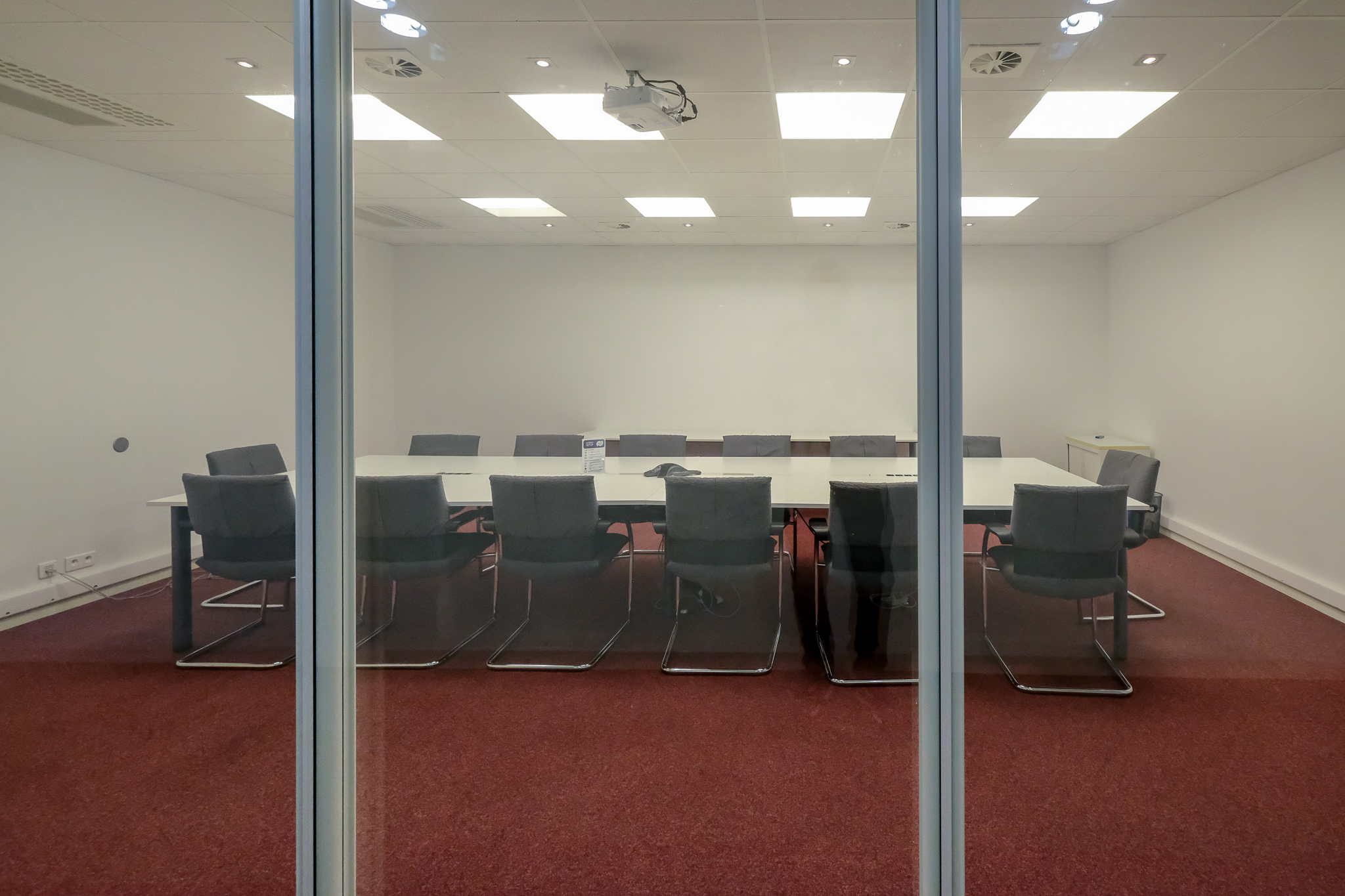 Board Room: Spacious & fully-equipped boardroom Board Room: Spacious & fully-equipped boardroom