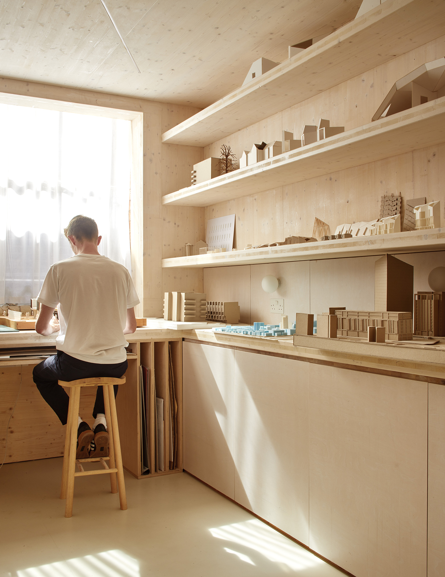 Desk spaces in bright architectural practice Desk spaces in bright architectural practice
