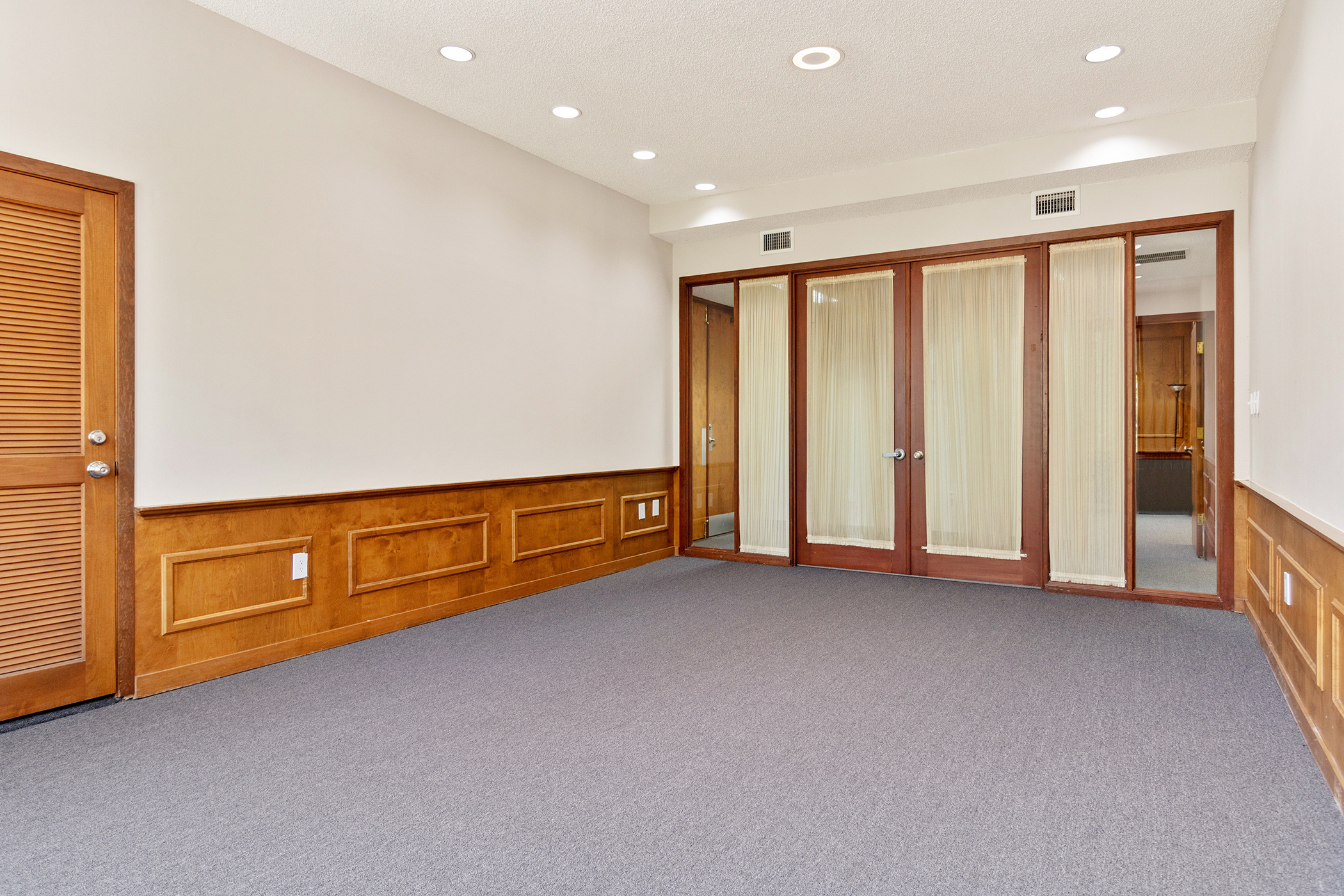 56 E Pine St 56 E Pine St