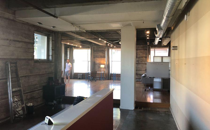 Beautiful Co-working Loft Beautiful Co-working Loft