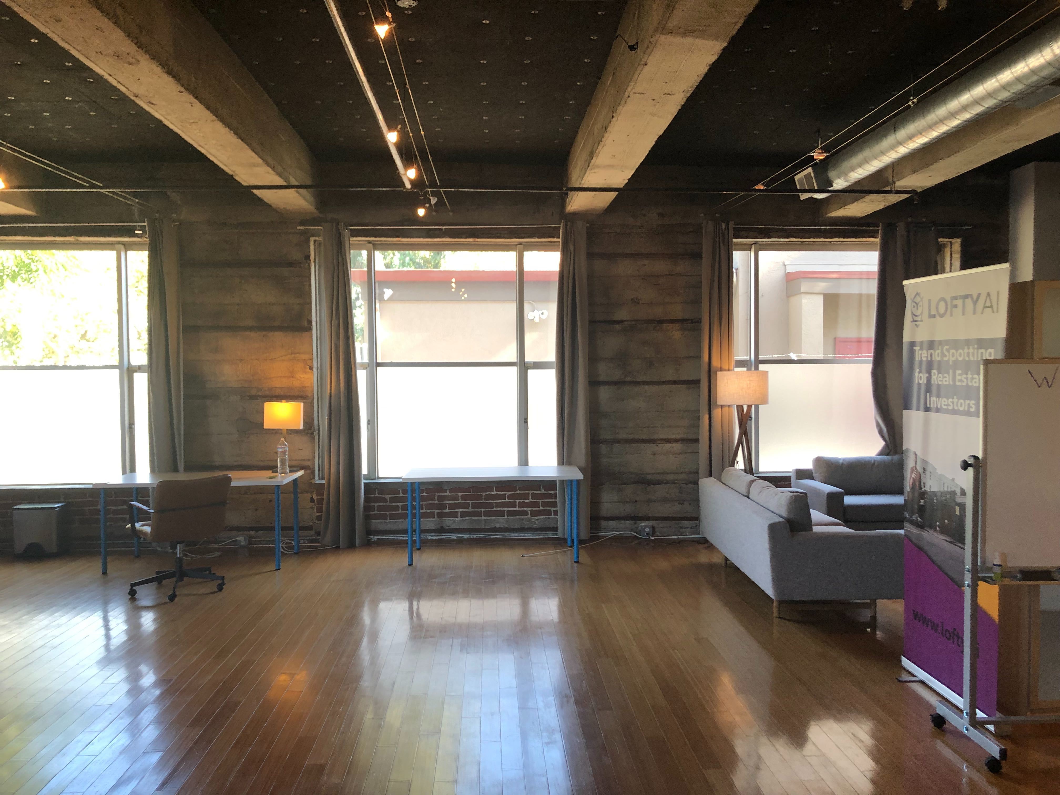 Beautiful Co-working Loft Beautiful Co-working Loft