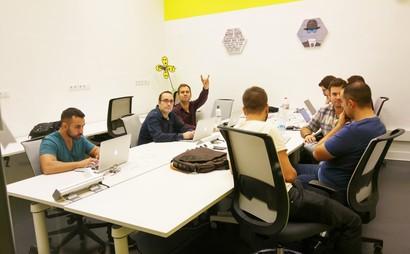 HONEYBEES ROOM HONEYBEES ROOM