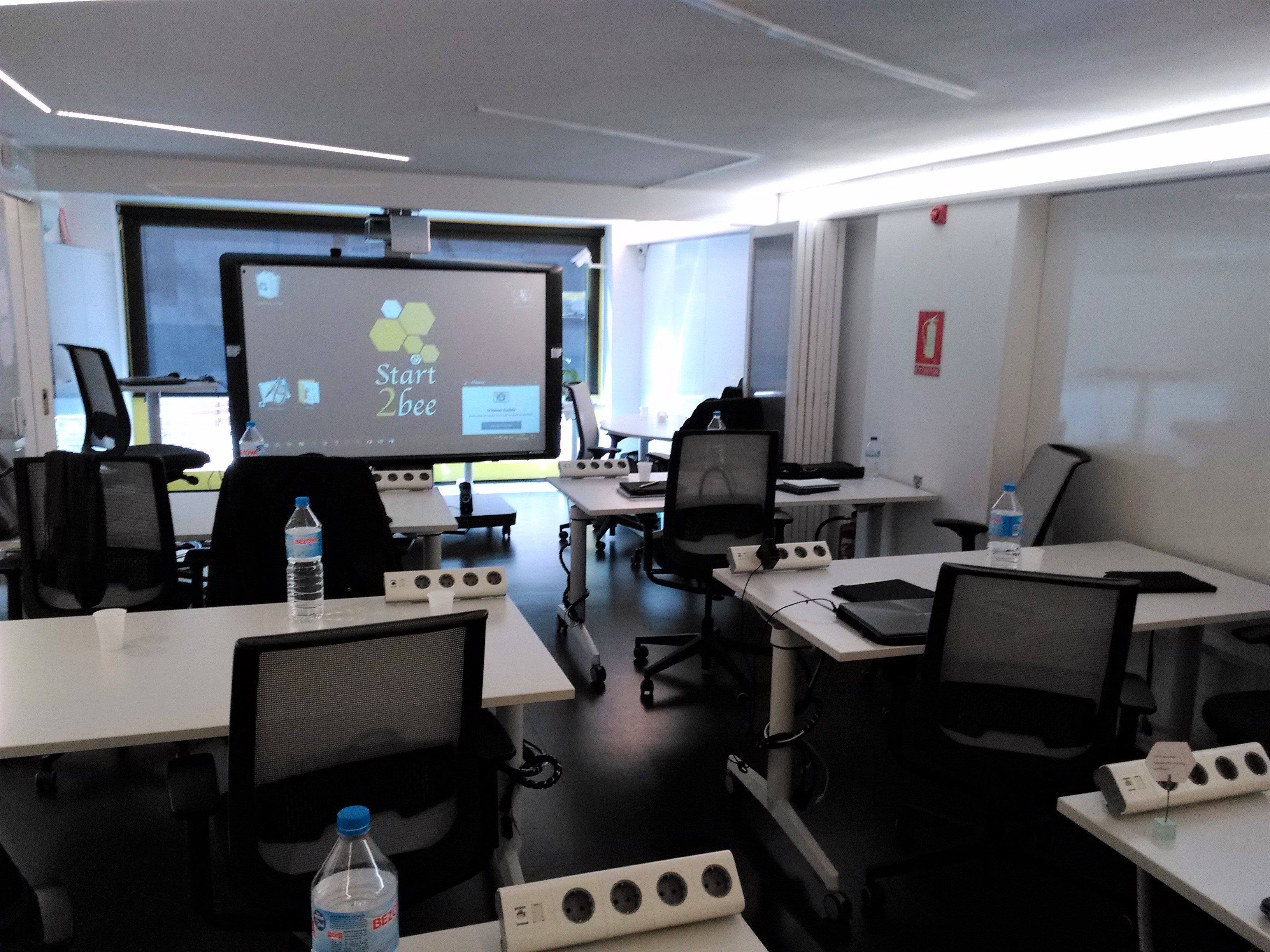 JELLY BUZZ MEETING ROOM