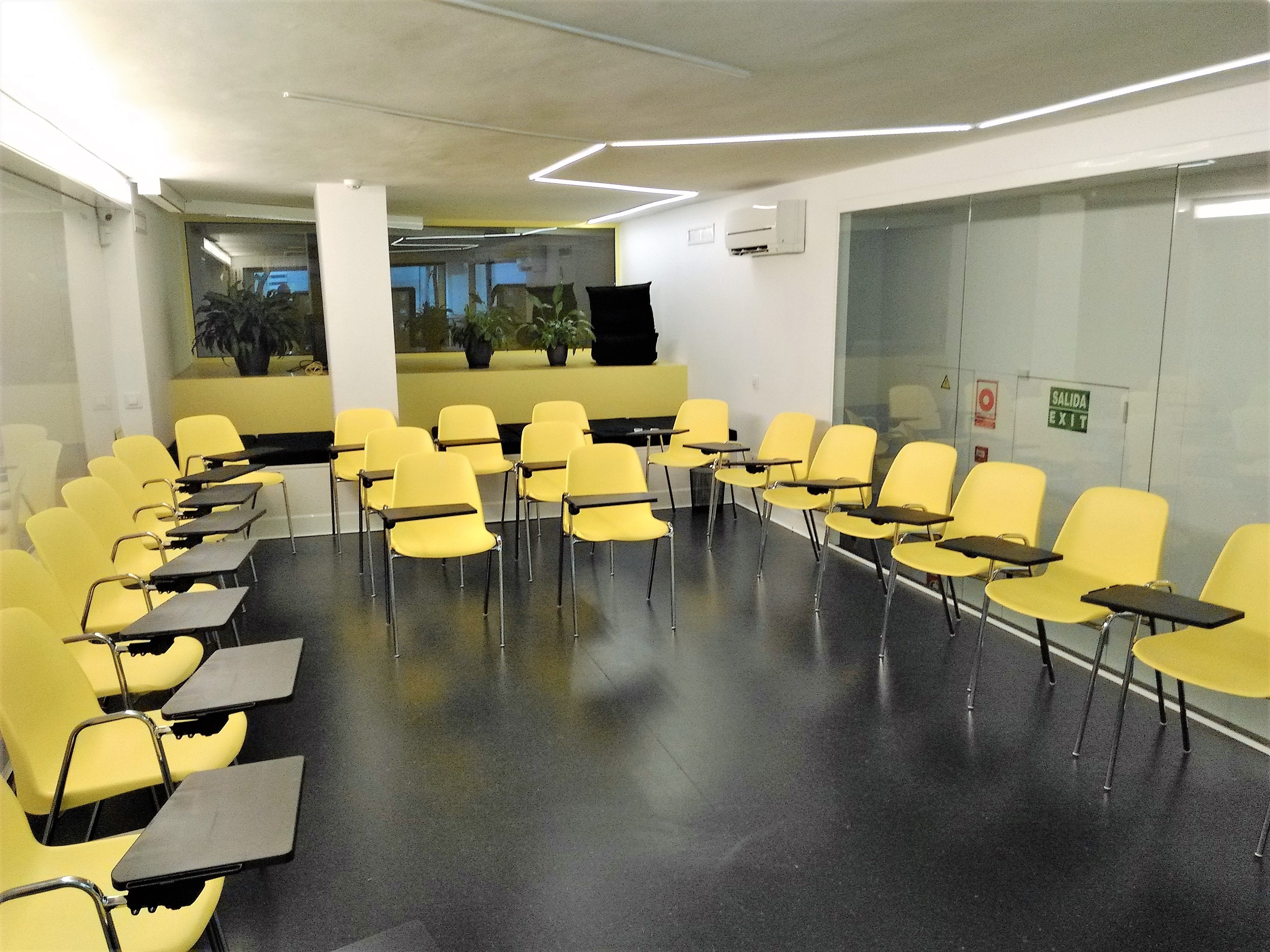 JELLY BUZZ MEETING ROOM